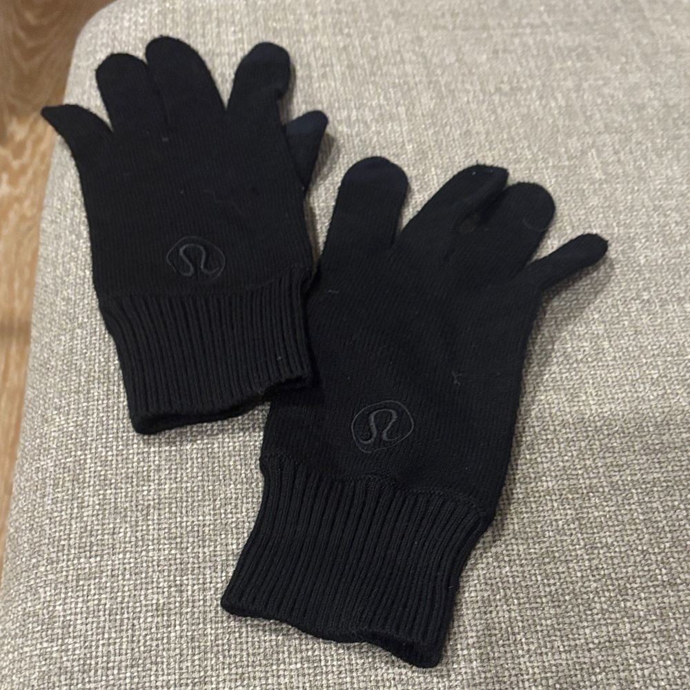 lululemon athletica Classic Black Gloves